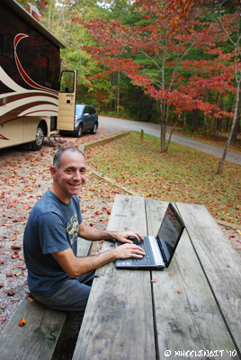 20101013 Paul and Computer (9) (JPG)