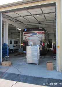 Does this repair shop make my butt look big?