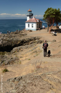 Paul and Polly hike down to Lime Kiln Point Lighthouse