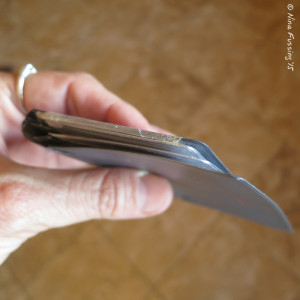 It's can only hold a few cards, which is all I need